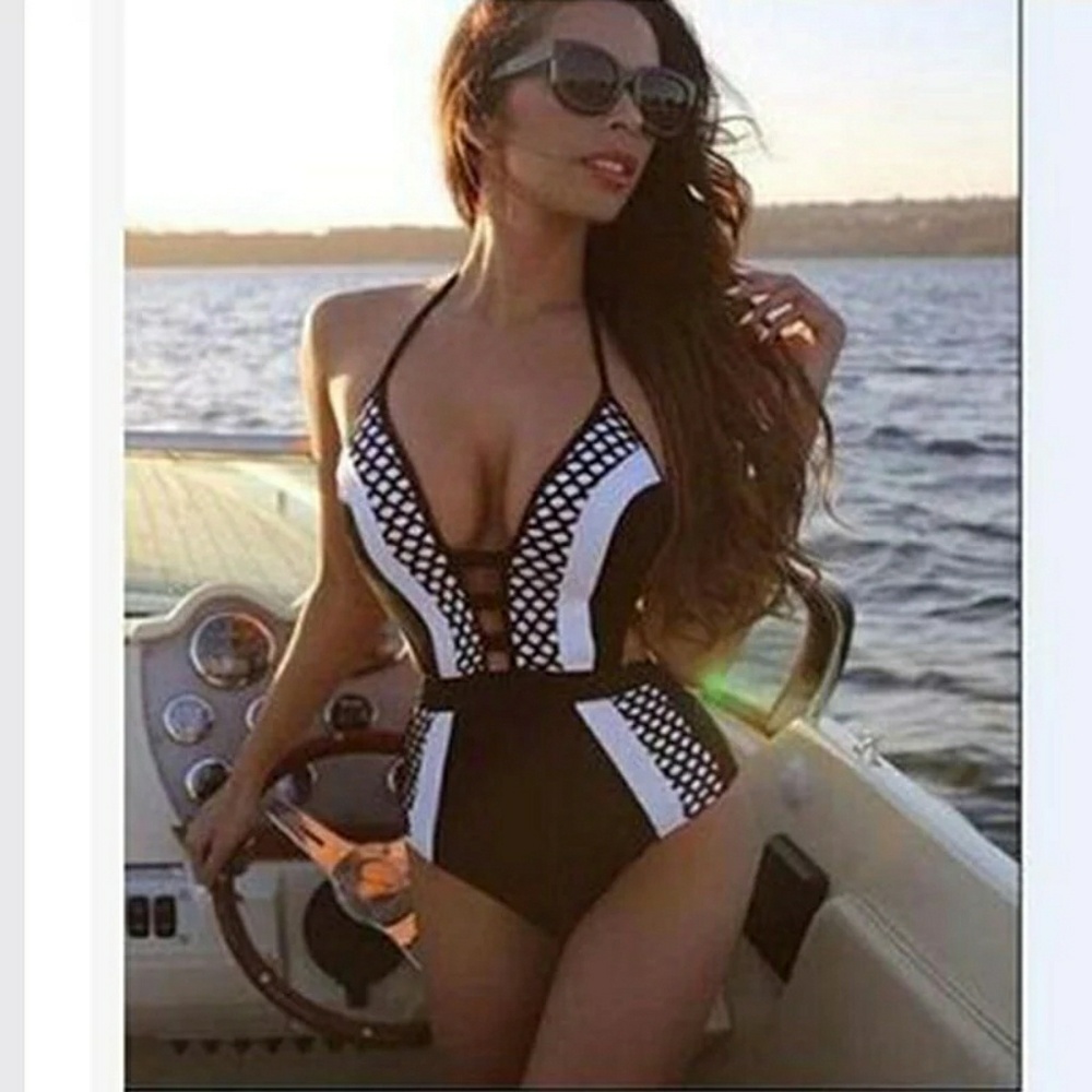 JUST IN!! Classy Blk White Monokini